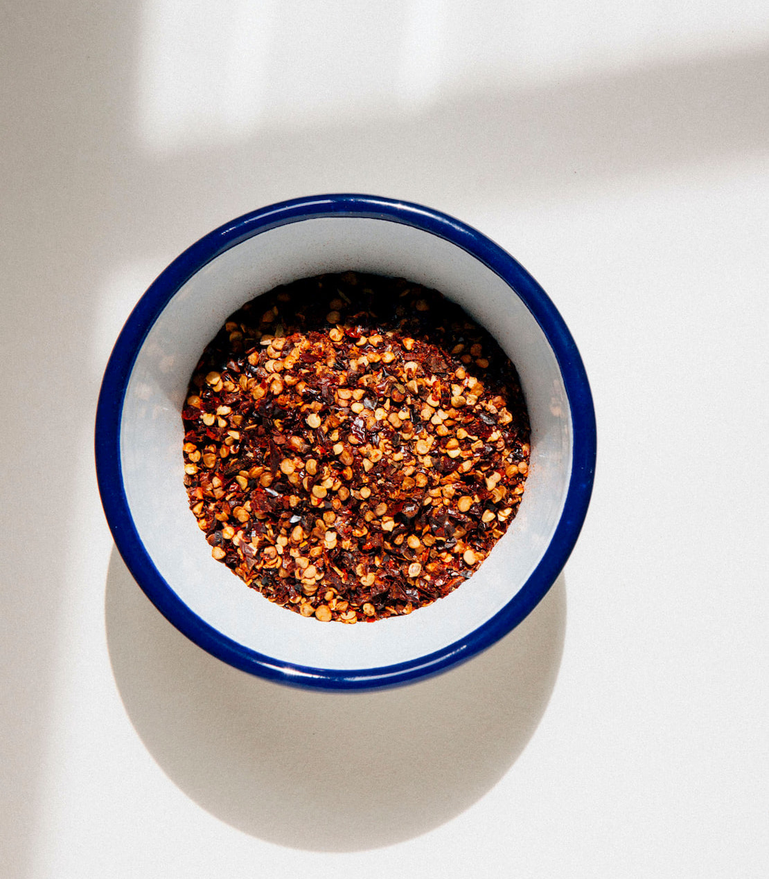 daphnis-and-chloe-smoked-chili-flakes-chiliflocken-glas-mild image 2