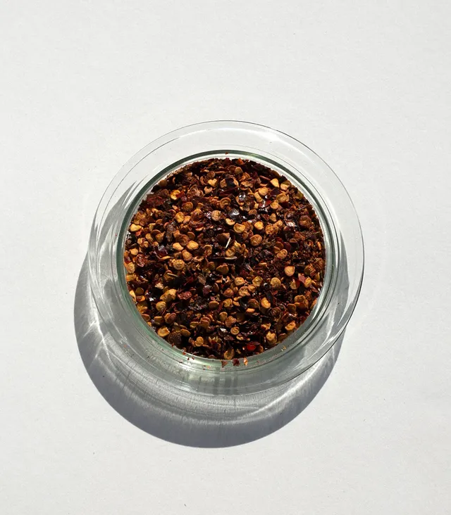 daphnis-and-chloe-smoked-chili-flakes-chiliflocken-beutel image 1